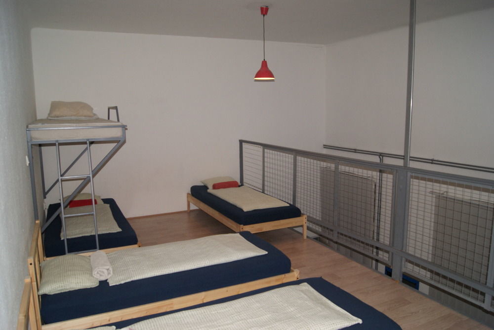 Happy Hostel ブダペスト エクステリア 写真
